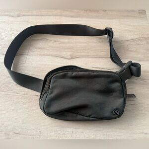 Lululemon crossbody camo bag